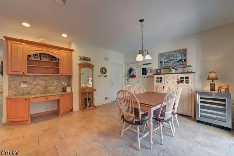 51 Ellicott Ln, Wayne, NJ 07470 photo 11