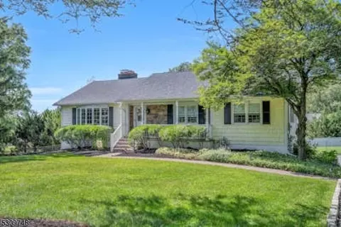 7 Fawn Dr, Montville, NJ 07045
