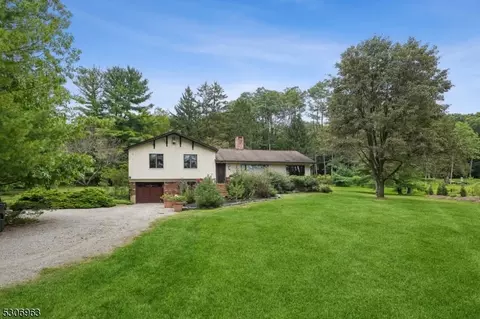 408 Schooleys Mountain Rd, Hackettstown, NJ 07840