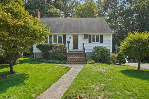 251 Rafkind Rd, Bloomingdale, NJ 07403