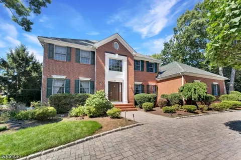 6 Stafford Pl, Montville Twp, NJ 07082