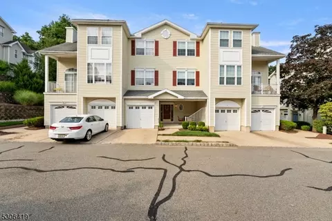 5 Hancock Dr, Morristown, NJ 07960