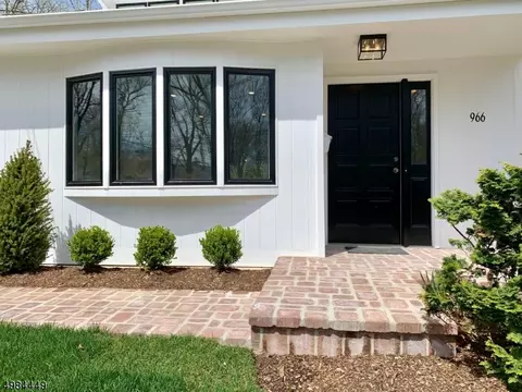 966 Andover Ter, Ridgewood, NJ 07450