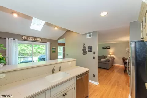 123 Butternut Dr, Wayne, NJ 07470 photo 15