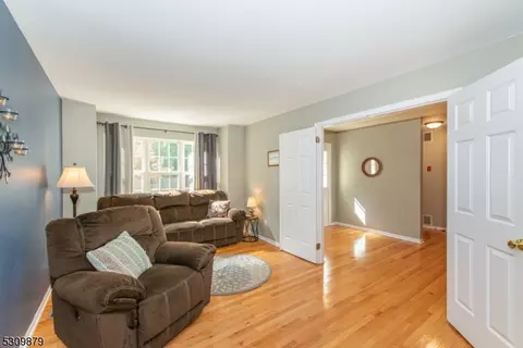 123 Butternut Dr, Wayne, NJ 07470 photo 6