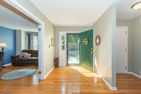 123 Butternut Dr, Wayne, NJ 07470 photo 3