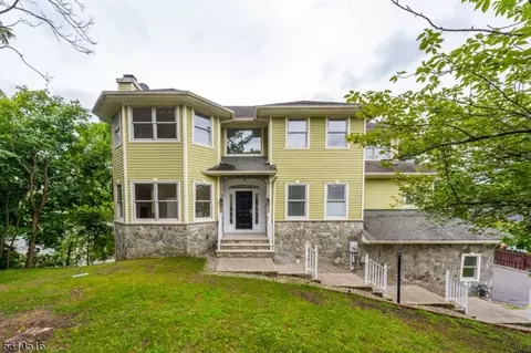 1576 Vauxhall Rd, Union, NJ 07083