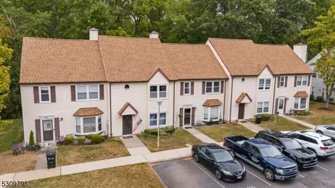 31 Colonial Ct, Jackson Twp, NJ 08527 photo 2