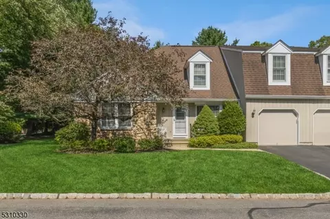 2 Dexter Dr, Basking Ridge, NJ 07920