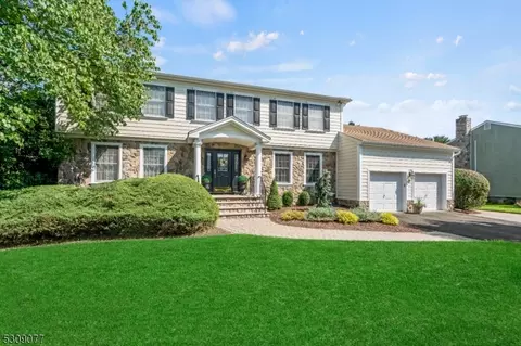 15 Meester St, Mahwah, NJ 07430