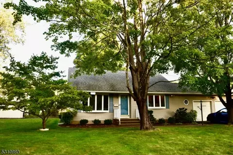 11 Samuel Ct, Lincoln Park, NJ 07035