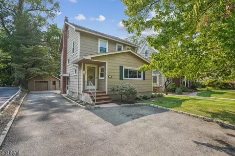44 E Cedar St, Livingston, NJ 07039