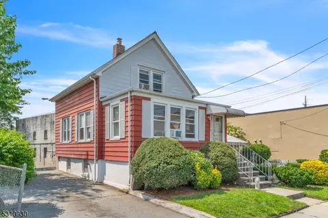 101 Pink St, Hackensack, NJ 07601 photo 2