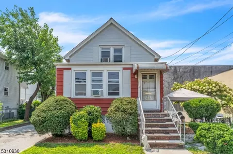 101 Pink St, Hackensack, NJ 07601