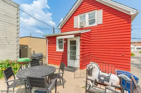 101 Pink St, Hackensack, NJ 07601 photo 15