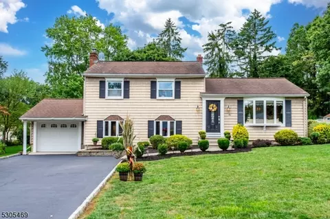 10 Hamilton Ct, Hanover, NJ 07981