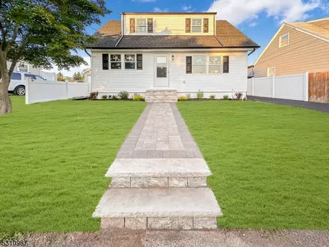 93 S 18th Ave, Manville, NJ 08835