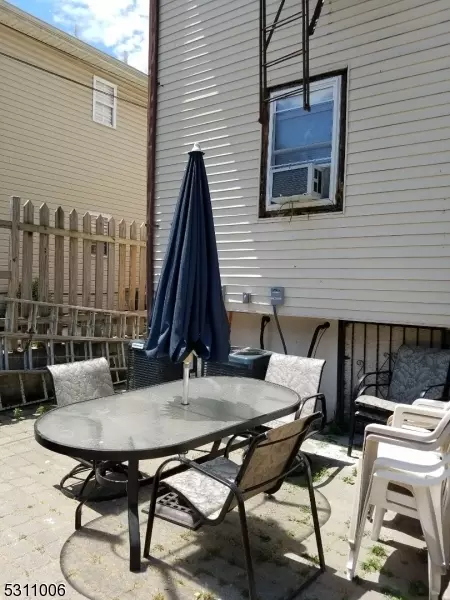 431 Summer Ave, Newark, NJ 07104