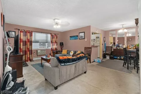 205 Bergen Tpke, Ridgefield Park, NJ 07660