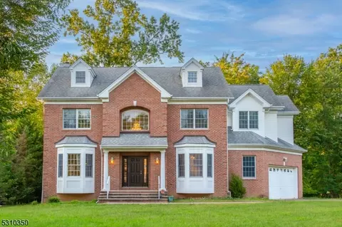 15 Cornerstone Way, Livingston, NJ 07039