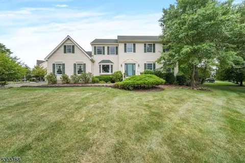 48 Milburn Dr, Hillsborough, NJ 08844