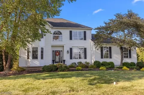 29 Kingsridge Rd, Frenchtown, NJ 08825