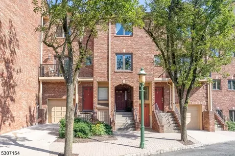 2 Mews Ln #2, South Orange, NJ 07079