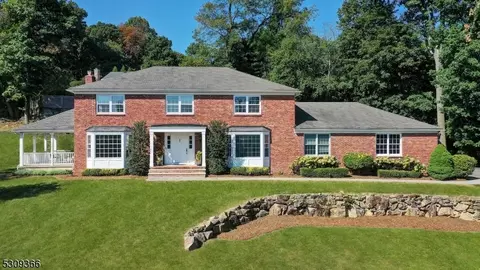 35 Timber Rock Trl, Bernardsville, NJ 07924