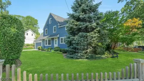 2 Marquette Rd, Montclair, NJ 07043