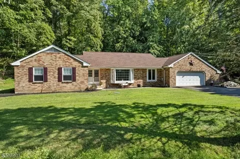 520 Shire Rd, Milford, NJ 08848