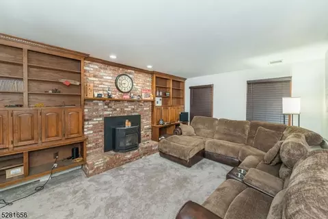 1673 Union Valley Rd, West Milford, NJ 07480