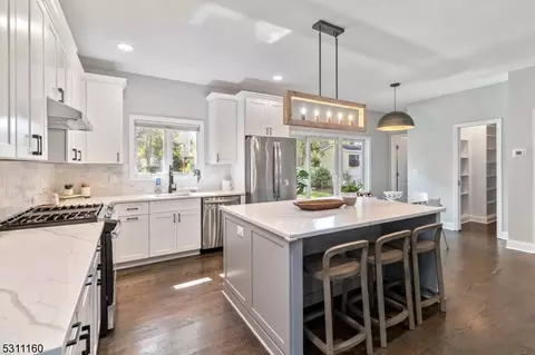 18 Longview Ave, Madison, NJ 07940