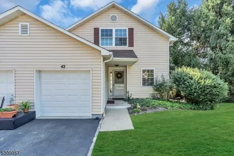 42 Canterbury Rd #42, Chatham Twp, NJ 07928