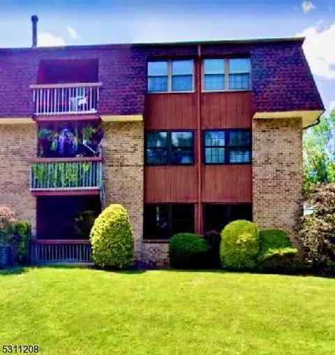 148 Overlook Ct # A, Woodbridge Twp, NJ 07095
