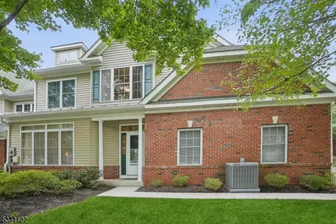 16 Loft Dr, Martinsville, NJ 08836
