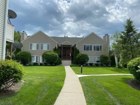 65 Falcon Ridge Way #65, Hamburg, NJ 07419