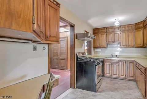 151 Pines Lake Dr, Wayne, NJ 07470 photo 14