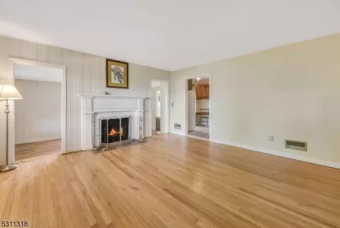 151 Pines Lake Dr, Wayne, NJ 07470 photo 9
