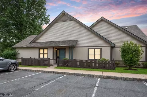 35 Park Edge, Berkeley Heights, NJ 07922