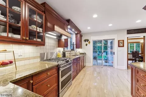 16 Warwick Rd, Summit, NJ 07901 photo 10