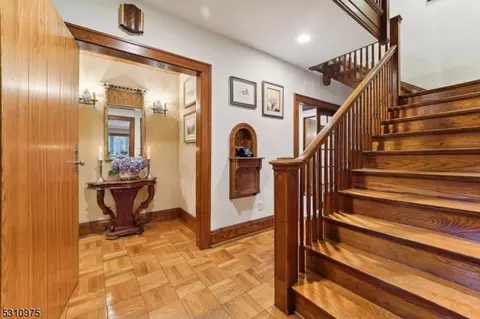 16 Warwick Rd, Summit, NJ 07901 photo 2