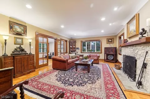 16 Warwick Rd, Summit, NJ 07901 photo 3