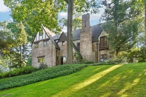 16 Warwick Rd, Summit, NJ 07901
