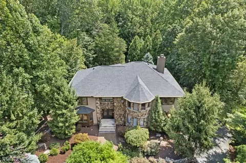 10 Beaver Ridge Rd, Morris Plains, NJ 07950