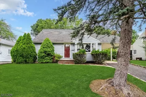 18 Estelle Ln, Fanwood, NJ 07023