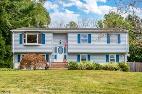 3 Elmwood Dr, Hackettstown, NJ 07840