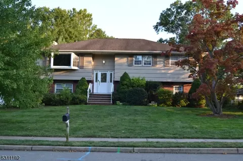 33 Rockaway Pl, Parsippany-troy Hills Twp, NJ 07054