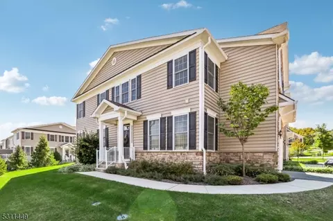 6 Dana Ct, Morristown, NJ 07960