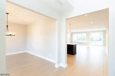 32 Weldon Rd, Edison, NJ 08817 photo 6