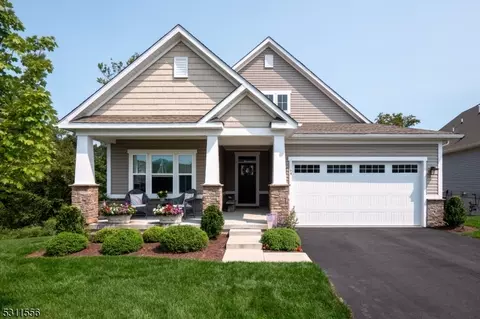 64 Mountain View Ln, Port Murray, NJ 07865